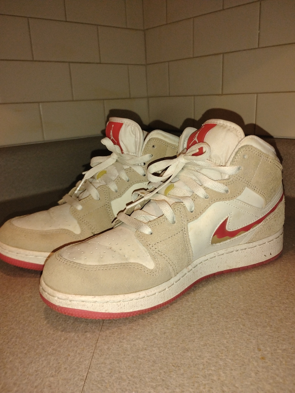 Nike Air Jordan 1 Mid SE GS "Peanut Butter And Jelly"